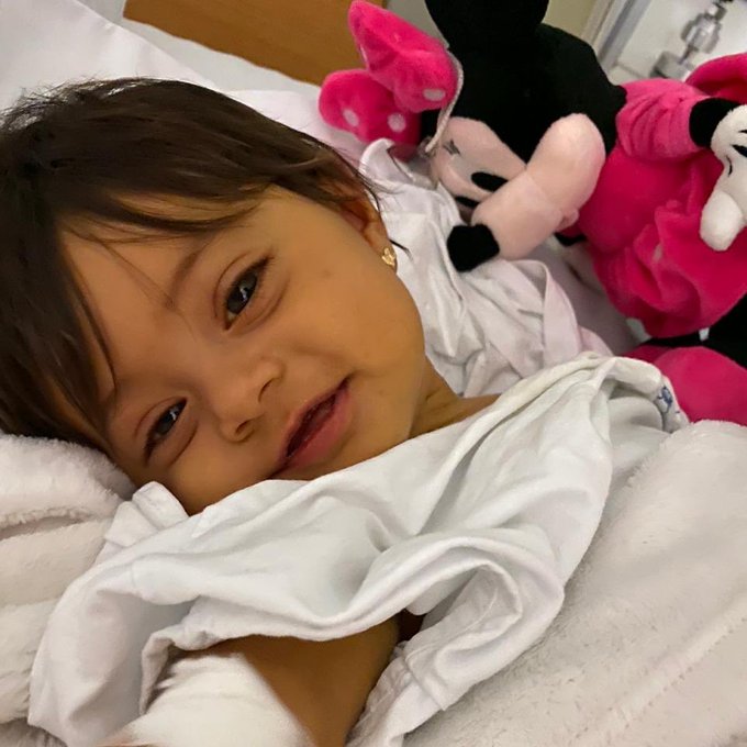 Aleia hija del alcalde Daniel Quintero es sometida a trasplante de Hígado.