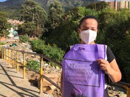 Alcaldía de Medellín en cabeza de Daniel Quintero entregan kits para prevenir la violencia contra la mujer