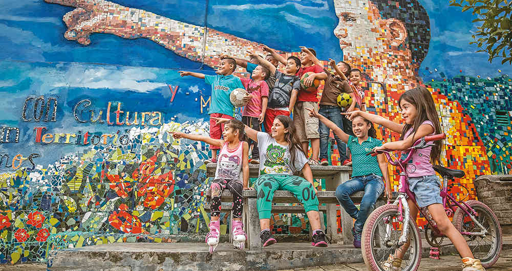 En el mes contra el trabajo infantil, Daniel Quintero ratifica su compromiso con los niños y niñas de Medellín.