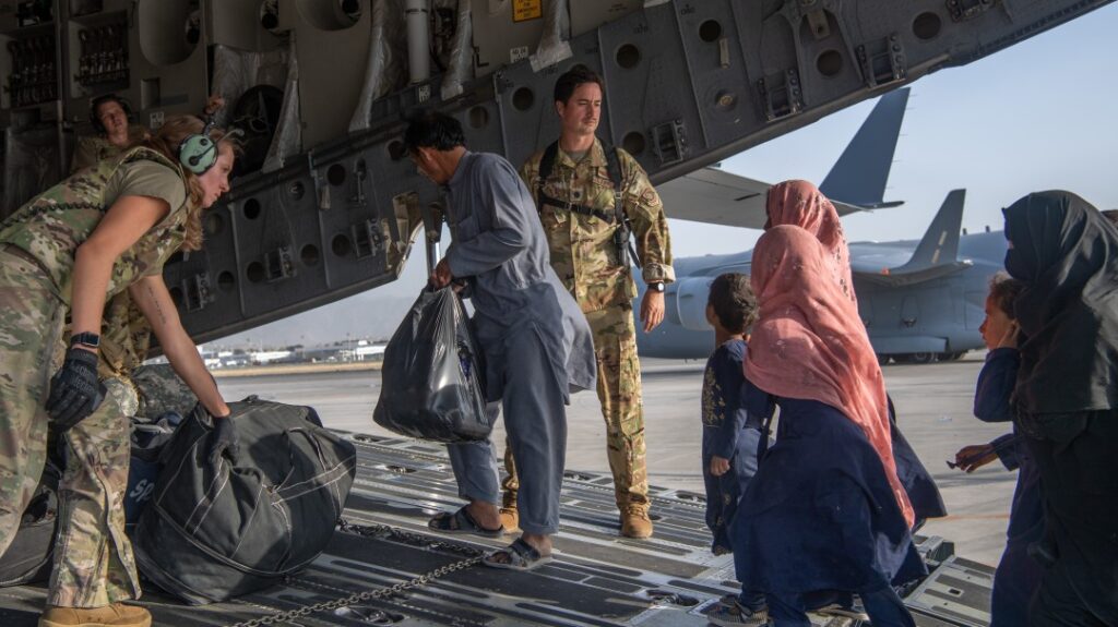 Habrá un posible atentado en el aeropuerto de Kabul