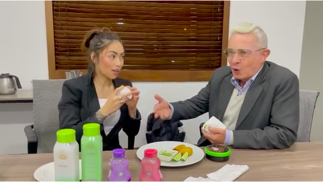 «Compra la keratina Epa Colombia y Mua»- Álvaro Uribe Vélez