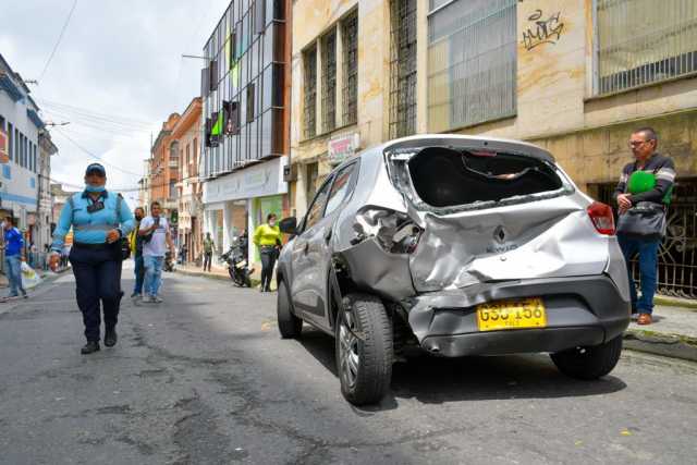 Accidente de tránsito en centro de Manizales deja 8 personas heridas