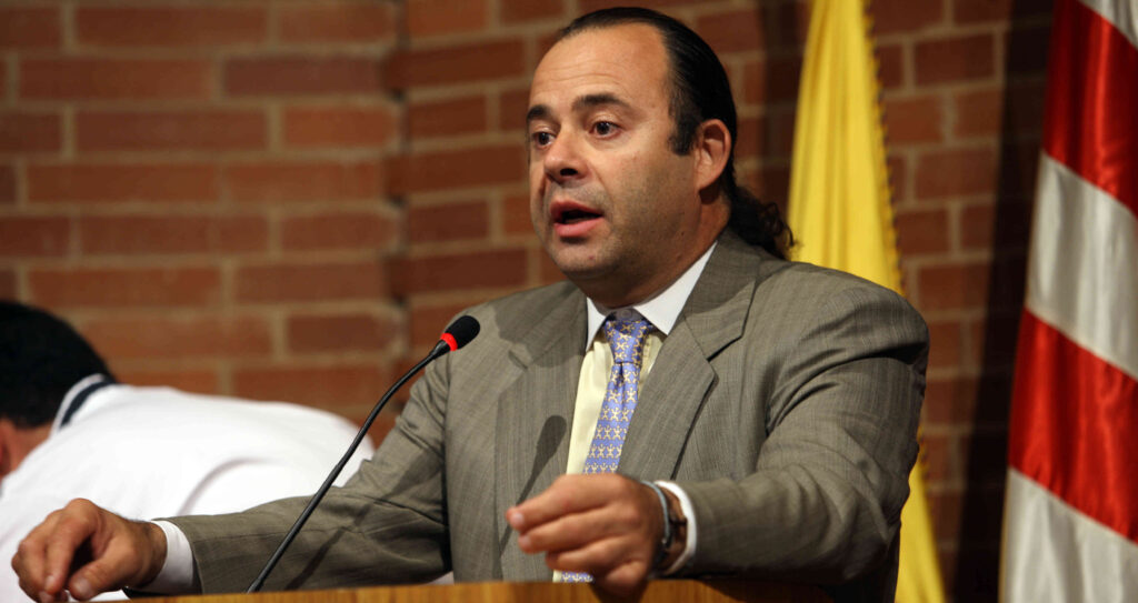 Un llamado a los líderes en las instituciones del sector privado.  Por Luis Guillermo Echeverri