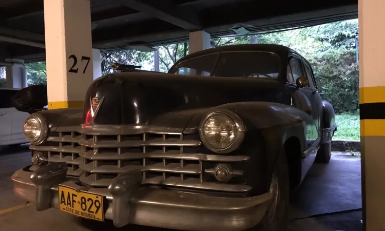 ¡INÉDITO! Este Cadillac de Pablo Escobar se salvó del incendio y está intacto