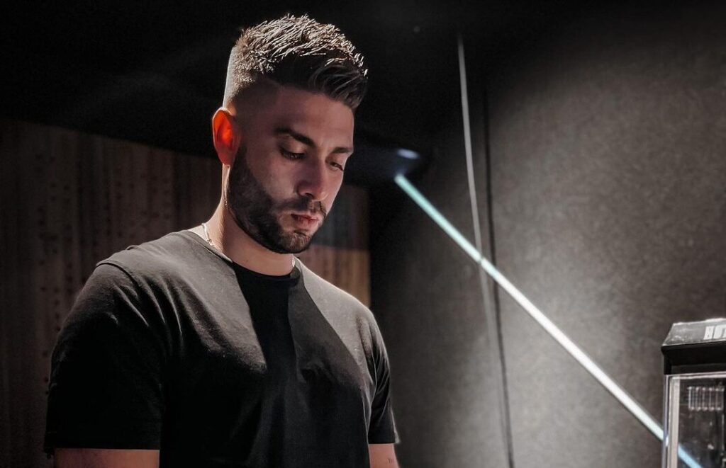 Alejandro Marín, el management musical que la está rompiendo en Medellín