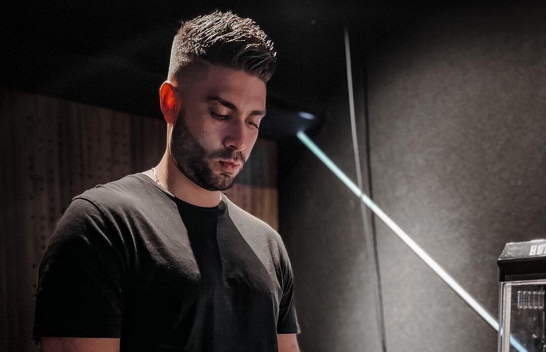 Alejandro Marín, el management musical que la está rompiendo en Medellín