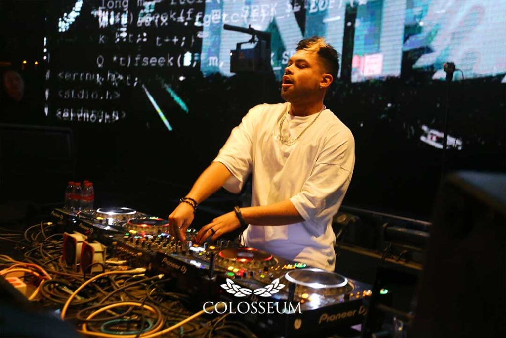 KhoMha, el DJ y productor paisa que puso a bailar a Indonesia