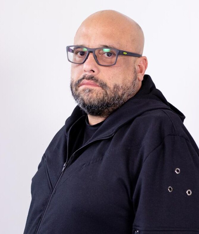 Megaoperativo liderado por Carlos Escobar contra pornografía infantil