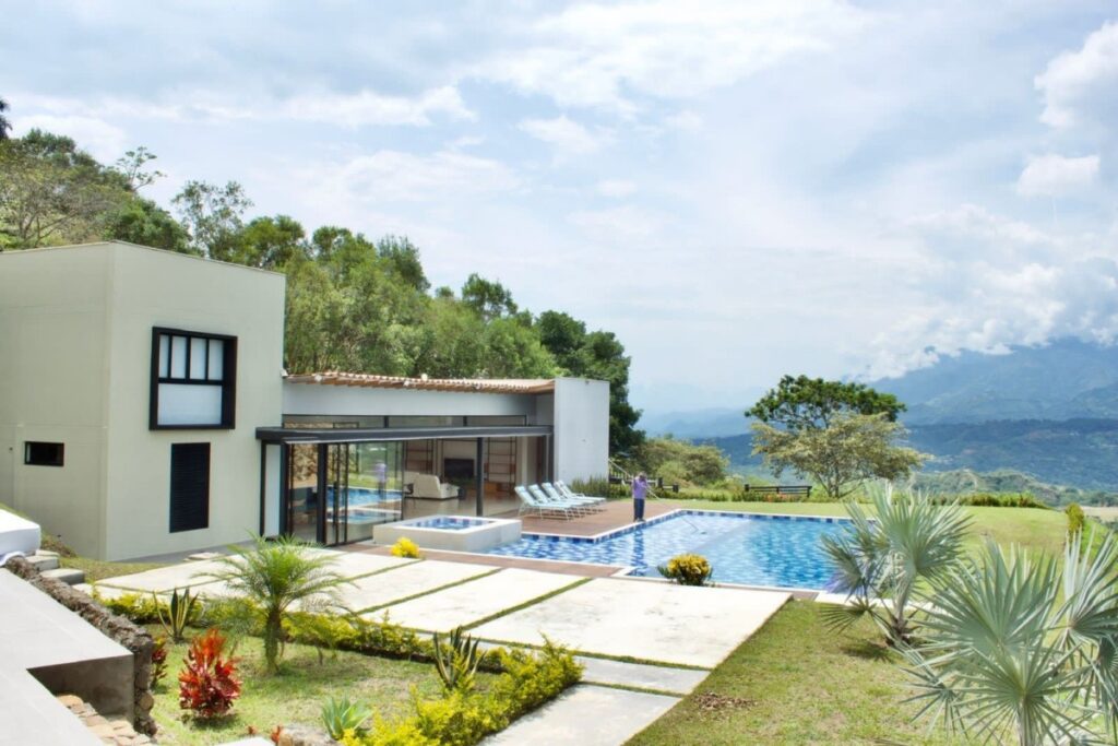 AlquileSuFinca.com: La empresa de Luis Fernando Guisao que te lleva a disfrutar de la naturaleza en Colombia