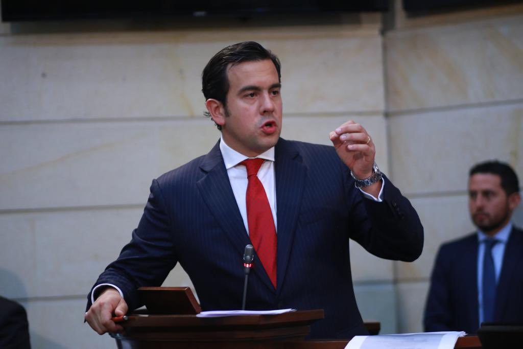 Elecciones en Colombia: Exsenadores Rodrigo Lara y Juan Diego Gómez buscan cargos públicos