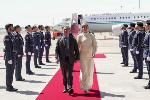 Presidente de Colombia busca fortalecer relaciones con España en su primera visita oficial y aborda temas clave