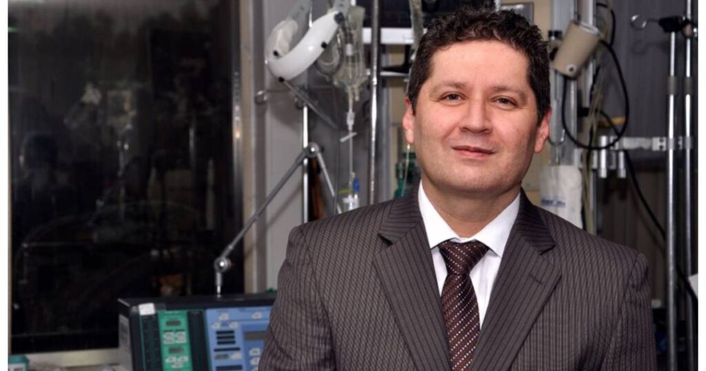 Antonio Figueredo ha realizado más de 150 trasplantes cardíacos en Colombia