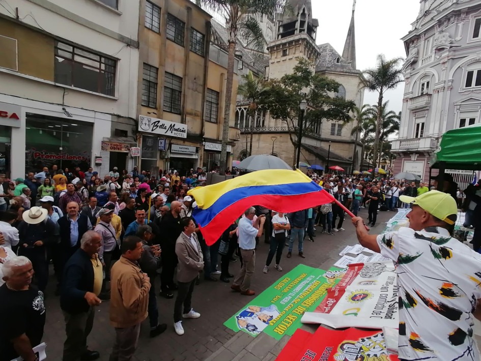 En el centro de Manizales se congregan para exigir el nombramiento de fiscal General