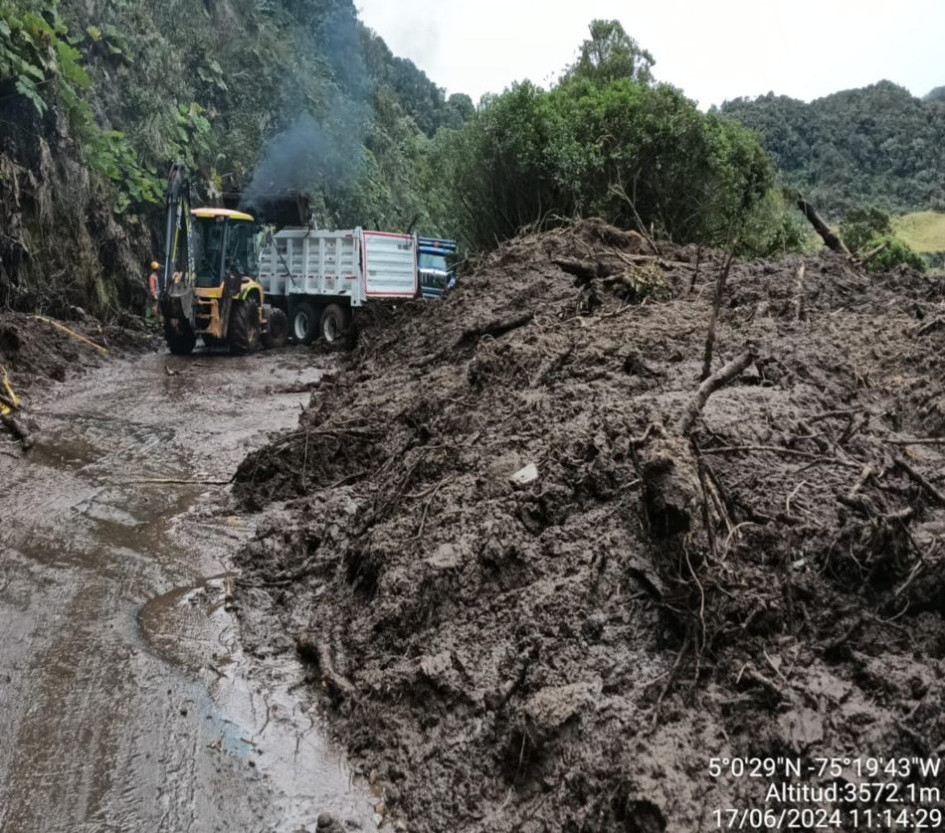 Riesgo de deslizamientos amenaza el paso de la Vuelta a Colombia por el PNN Los Nevados
