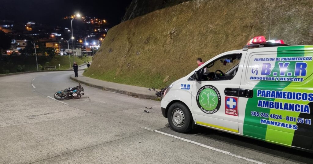 Choque de dos motos en la avenida Kevin Ángel dejó dos lesionados