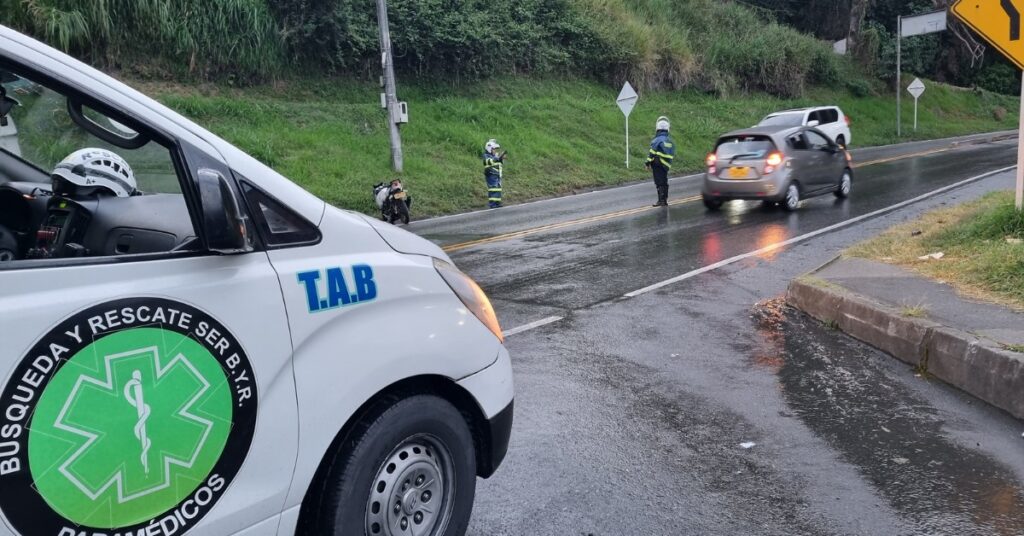 Caída de moto en la Panamericana tiene a un motociclista en delicado estado de salud