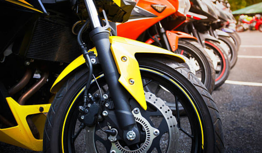 Cinco Motos 160 que aguantan el ritmo para trabajar en Bogotá