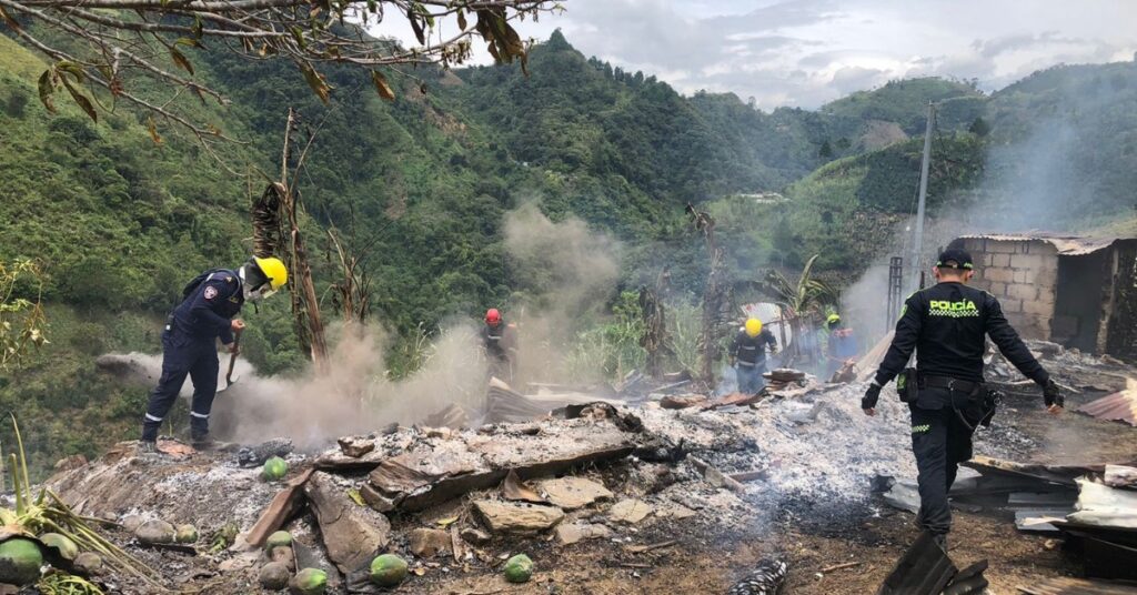 Voraz incendio consumió una vivienda en Pensilvania