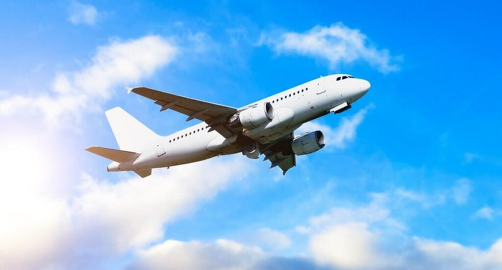 Air Canada frena vuelos por huelga de pilotos: aerolínea opera en Colombia