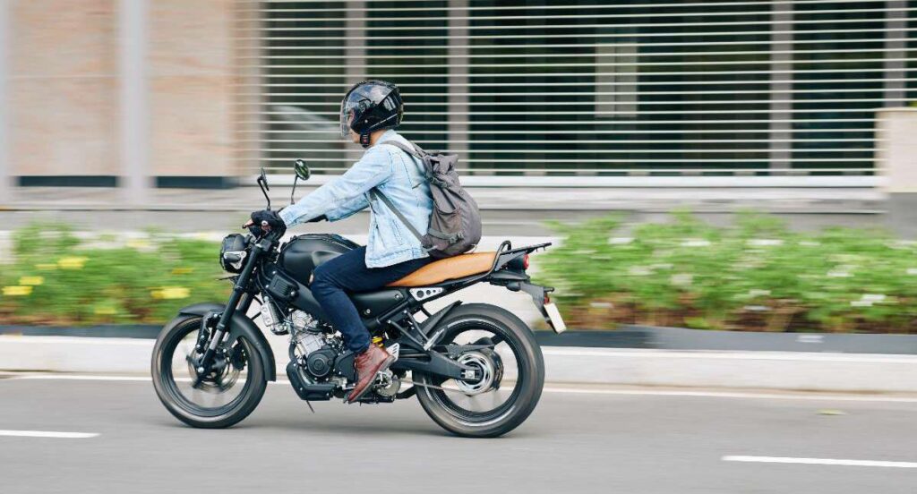 Cuáles son las diferencias entre ABS y CBS en motos y así funcionan en Colombia