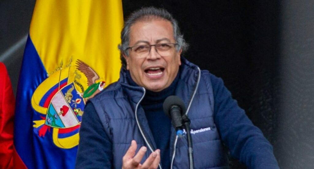 Gustavo Petro acusa a Elon Musk de querer cerrar su cuenta de X, como Maduro
