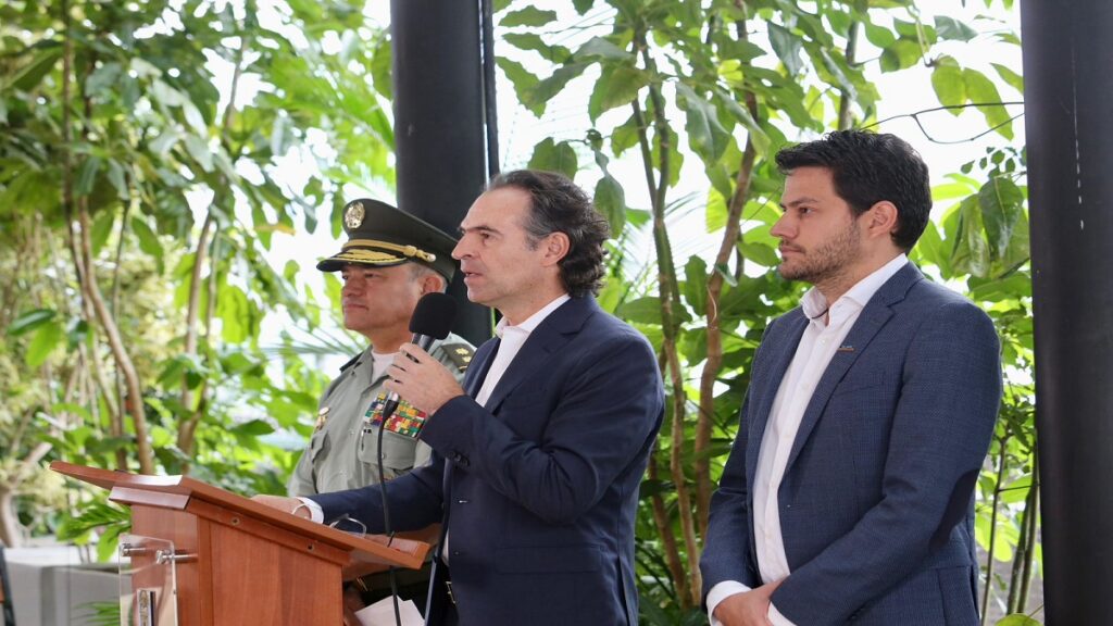 Medellín: Alcalde arremete contra diálogos entre Gobierno y grupos armados