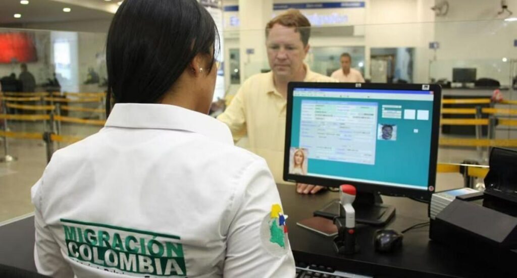 Migración explica qué personas deben hacer traspaso en 2024