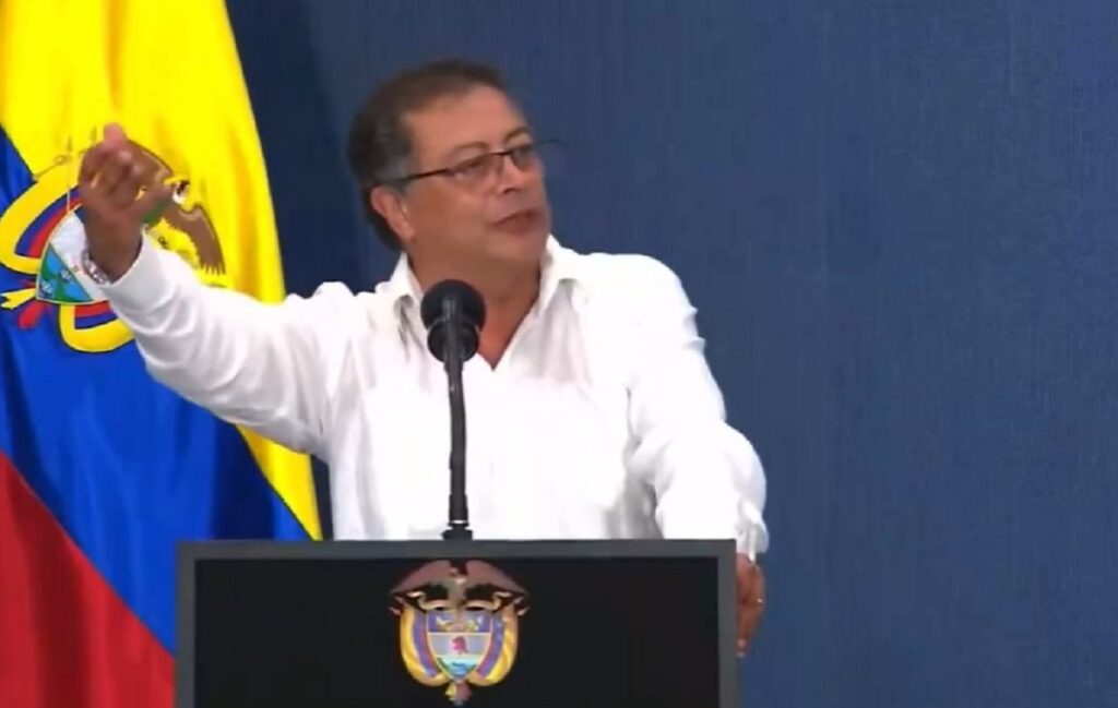Petro habla sobre acuerdo de paro de transportadores