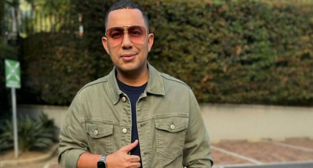 Pipe Peláez cobra en su concierto por pedida de mano y le caen críticas