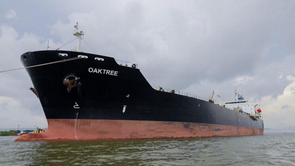 ¡Llegó la gasolina para aviones! En la Refinería de Cartagena avanza la descarga de los 100 mil barriles de Jet A1 importado