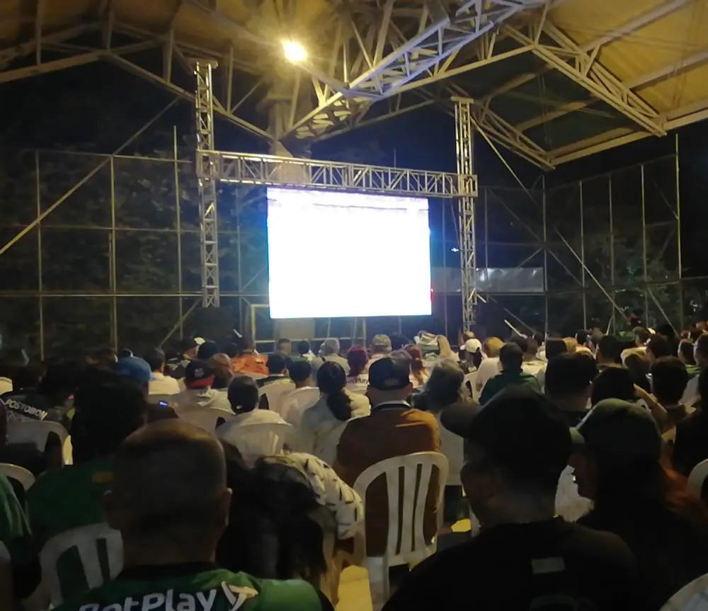 La Final del Fútbol en los Barrios de Medellín: Un Evento Inolvidable Gracias a Starlink