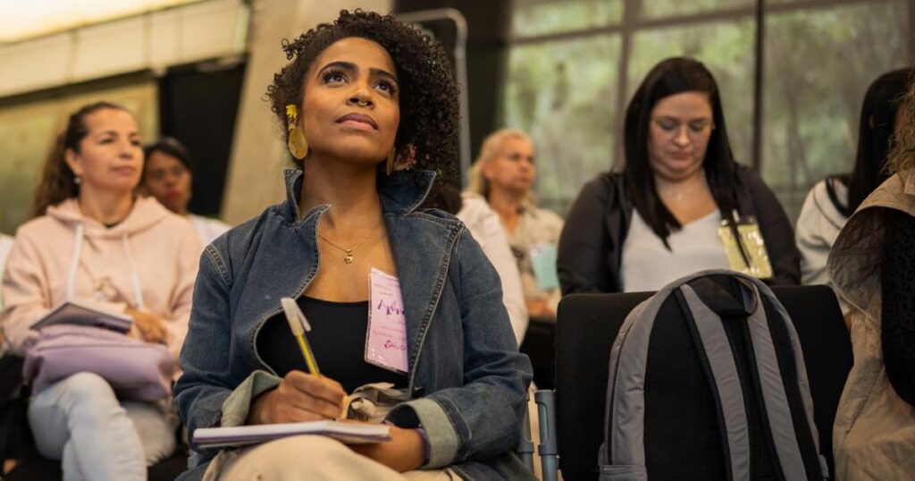Noticias Medellín:liderazgos de las mujeres 2025 defienden su ganadoras