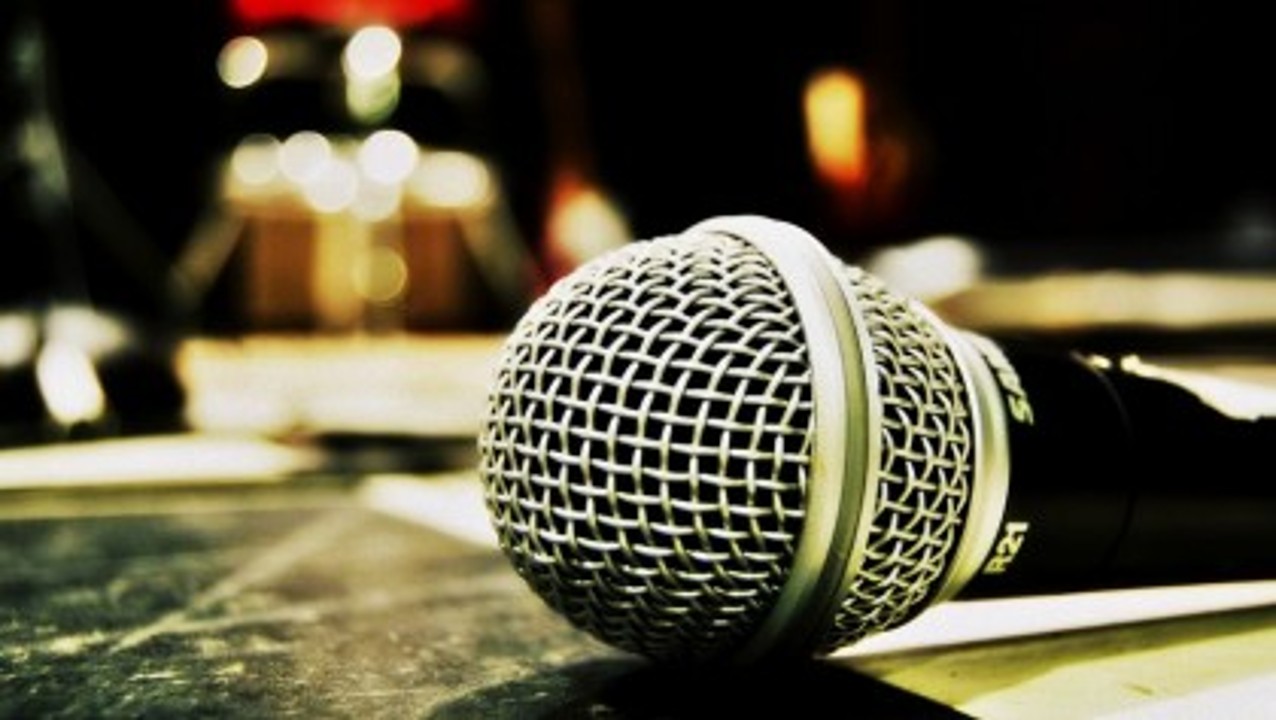 ¡El Show más exclusivo del mundo! Reconocido cantante cobró por adelantado y solo un boleto vendió