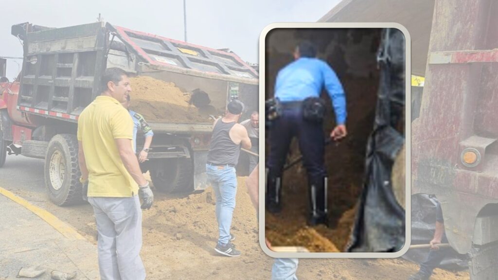 ¡Tocó recoger el tierrero! Hasta los guardas de tránsito ayudaron a recoger el reguero de una volqueta
