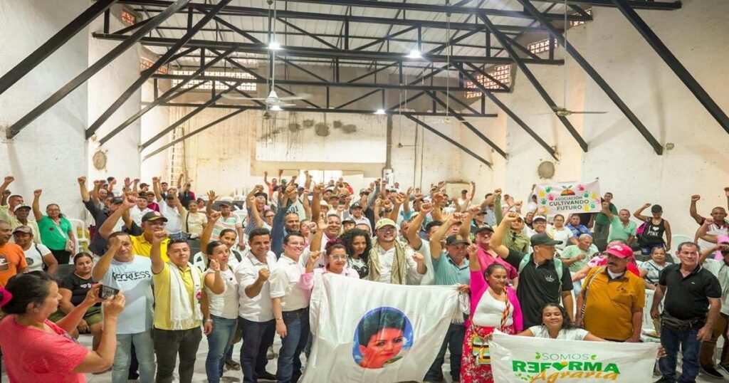 Antioquia: Más de 300 familias recibieron sus tierras