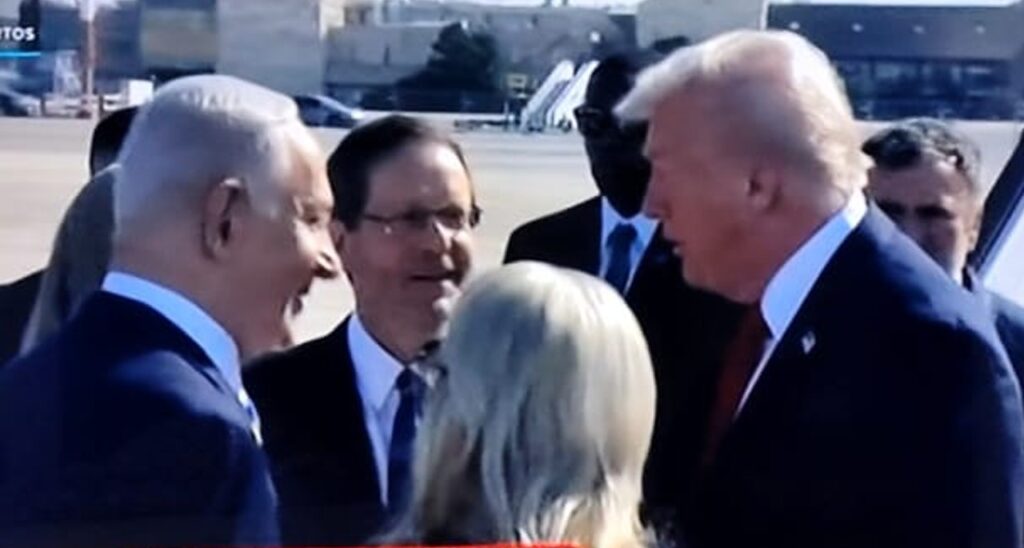 Donald Trump llegó a Israel para reunirse con los liberados