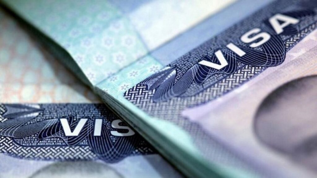 «La pérdida de la visa de Petro revela el aislamiento internacional que padece Colombia»: César Gaviria