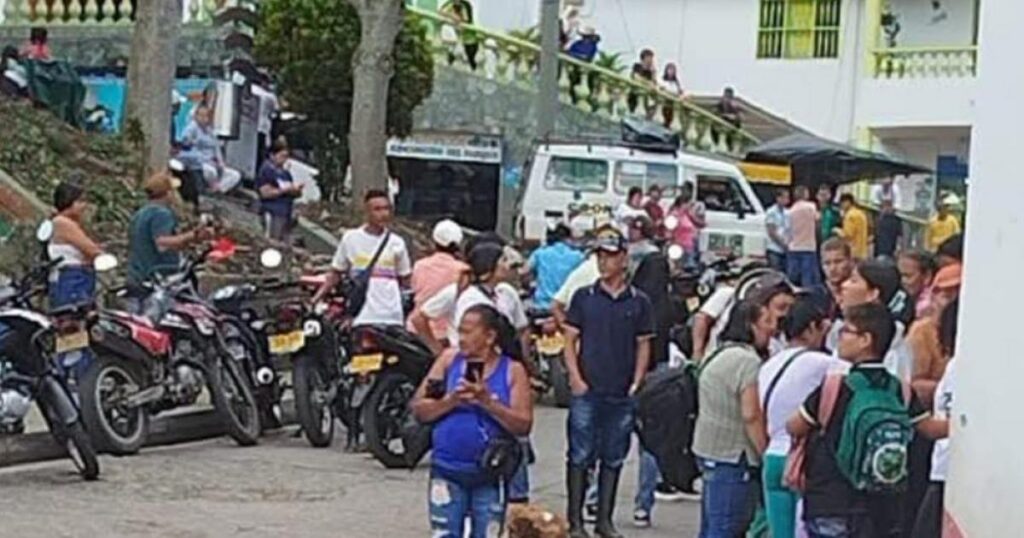 Noticias Antioquia: 600 campesinos desplazados en Briceño