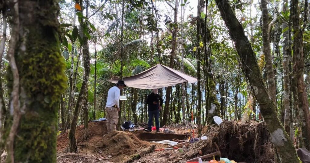 Noticias Antioquia: Hallan cuerpos en fosas comunes en San Francisco