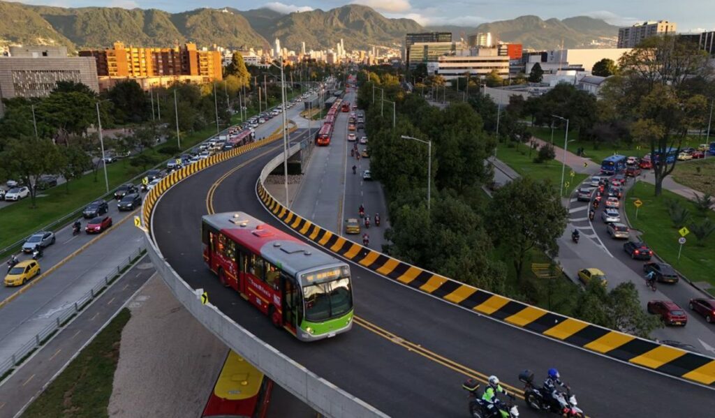 Vía principal de Bogotá estrena obra: a conductores les rendirá más