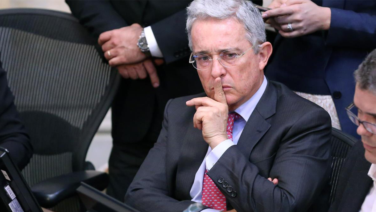 ¡Atención! Tribunal revocó la primera condena contra Álvaro Uribe: lo declaró inocente